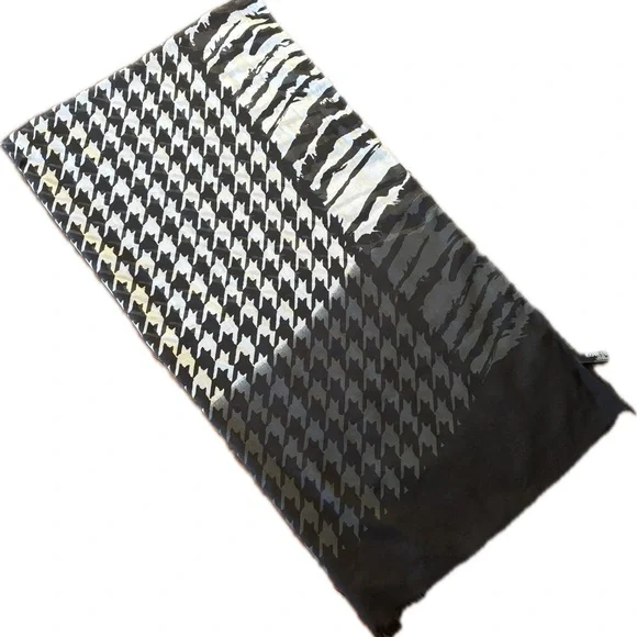 Express | houndstooth patterned polyester scarf wrap - Picture 1 of 11